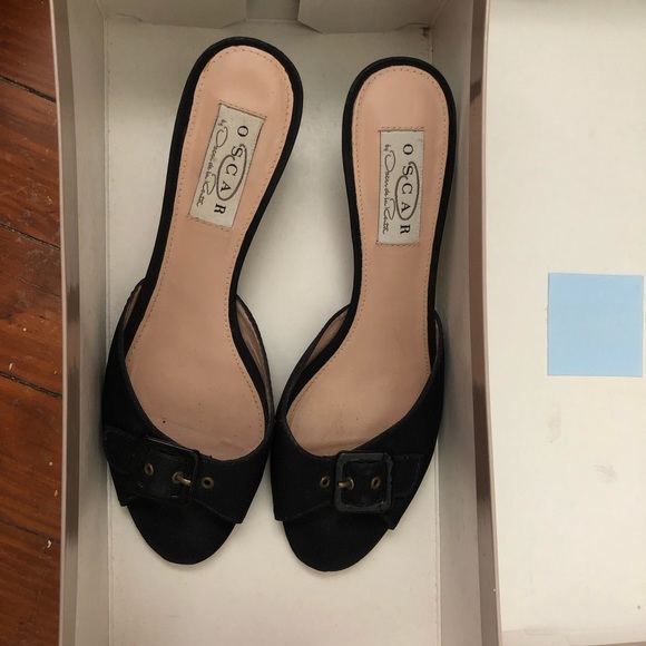 Oscar De La Renta Black Heeled Shoes w/ Buckle - Picture 5 of 5